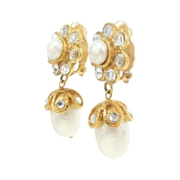 CHANEL White Earrings - Picture 2 of 3